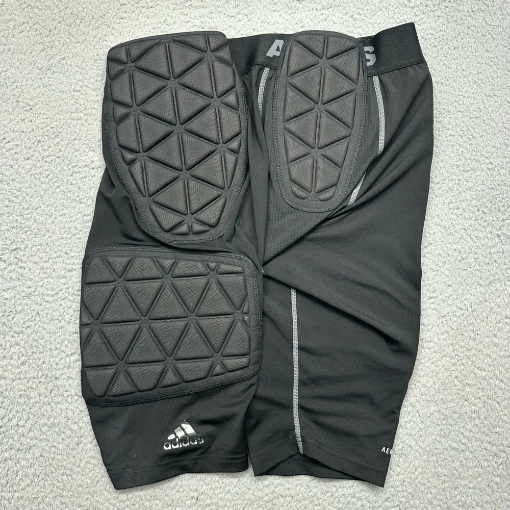 ADIDAS MAF3007‎ Mens Large Black Techfit 5-Pad Integrated Compression Shorts